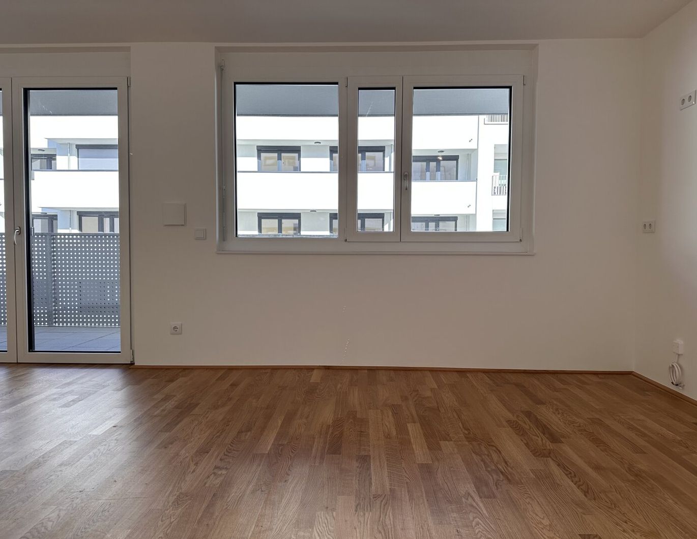 BALKON 2 ZIMMER PERFEKT FÜR SINGLES, PAARE ODER ANLAGEOBJEKT