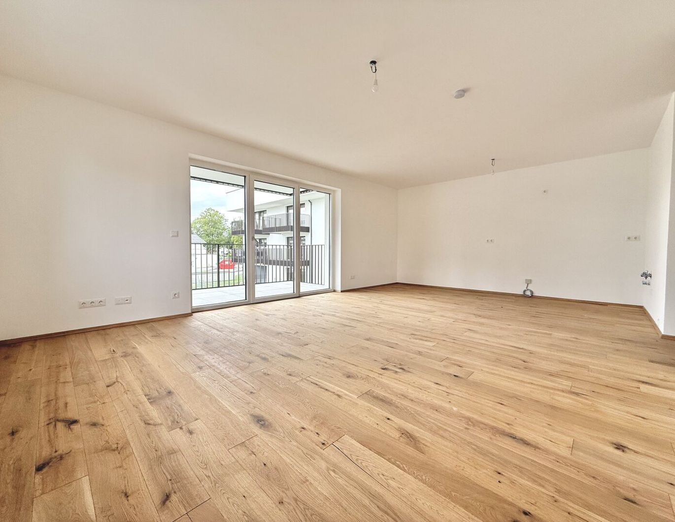 Erstbezug! 3-Zimmer Wohnung mit Balkon!