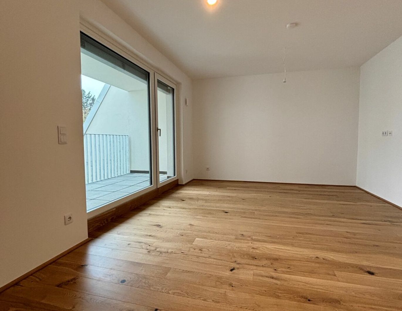 Bezugsfertig inkl. EWE Küche: 2-Zimmer-Wohnung mit Loggia & Garten - provisionsfrei_Kleegarten_Top 19