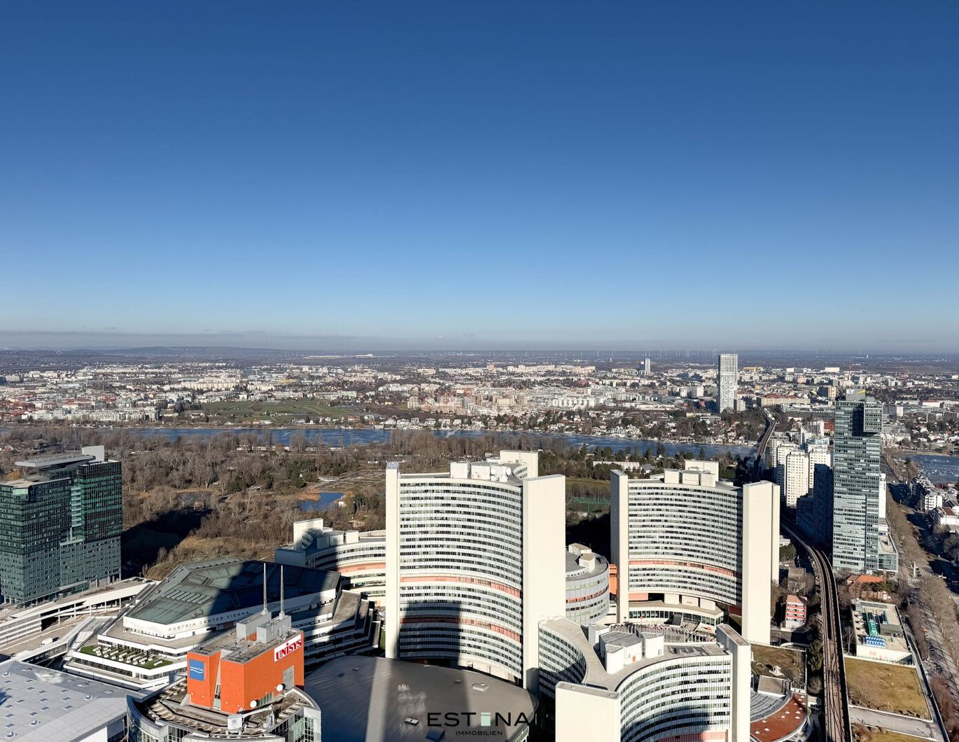 Zeitlose Wohnkultur mit umlaufender Loggia und weitreichendem Panorama - DC2