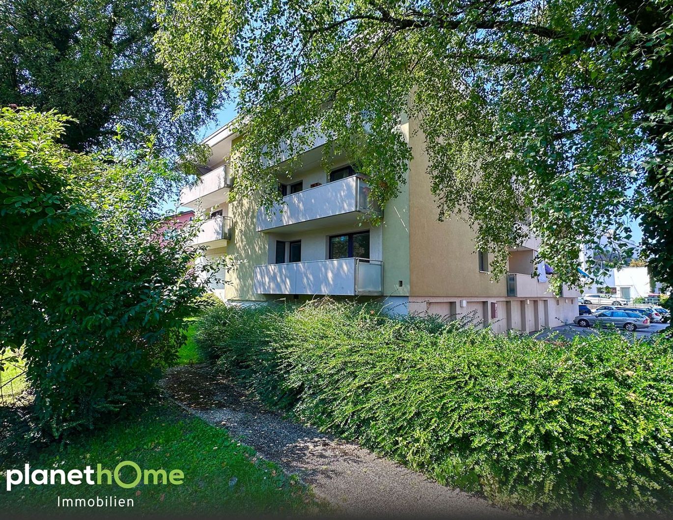 Pärchentraum mit großer Loggia, Balkon und Einzelgarage in Gneis