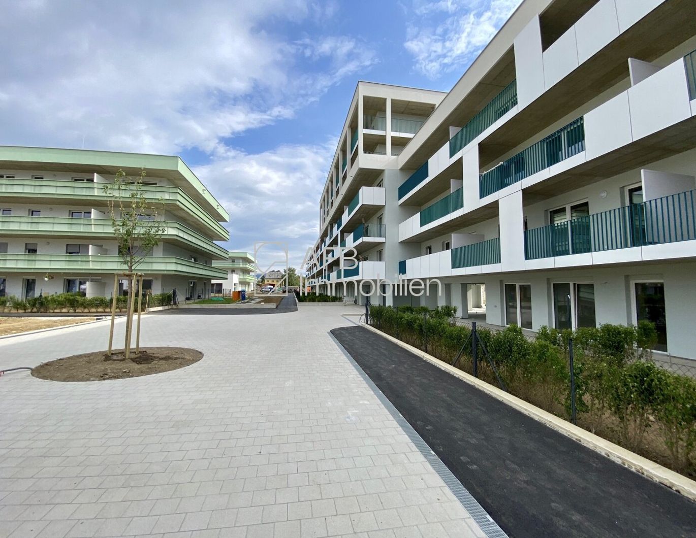 2-Zimmer-Genossenschaftswohnung mit großem Westbalkon