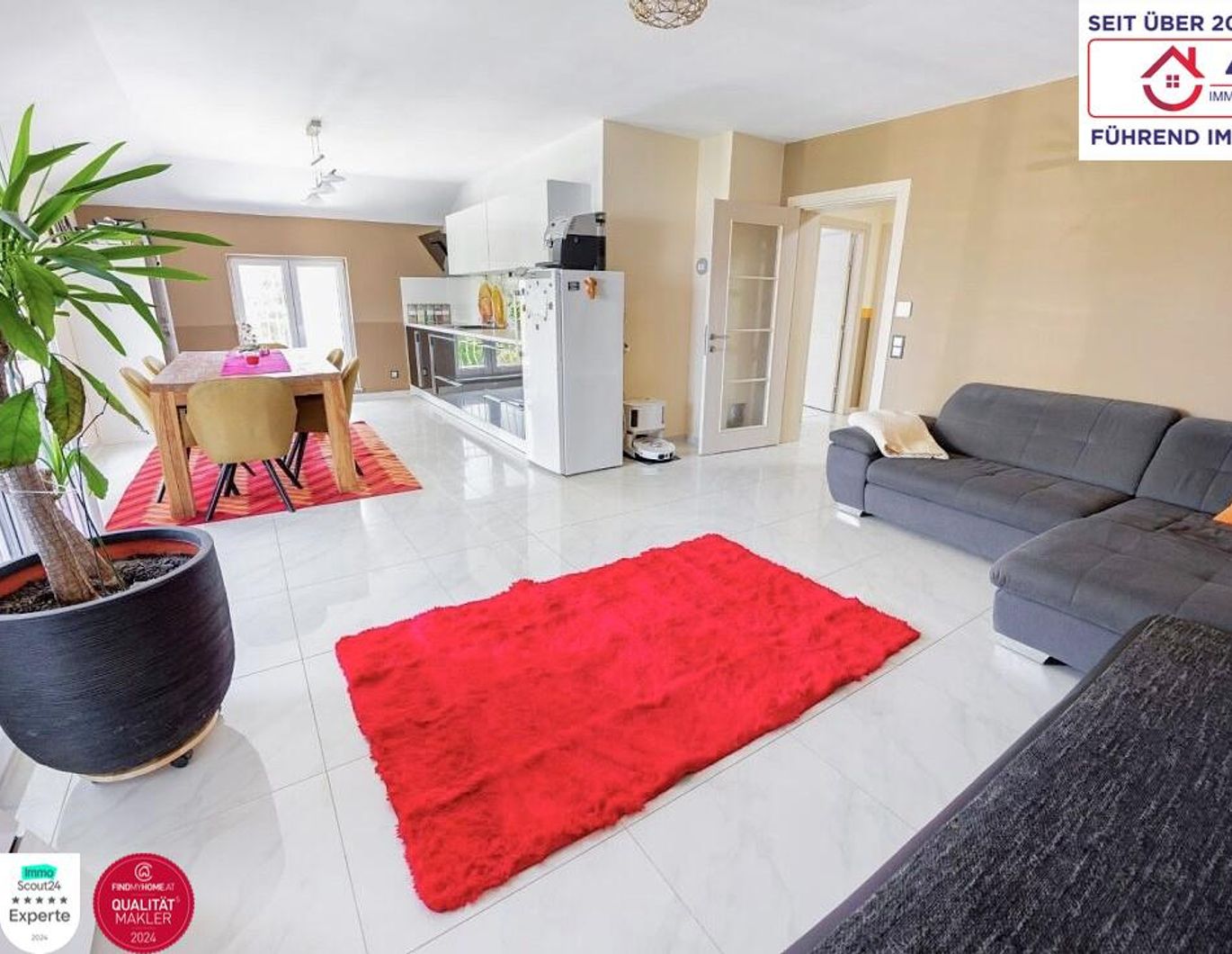 Moderne Neubau-4-Zimmer-Wohnung mit 17 m² Dachterrasse & 8 m² Balkon