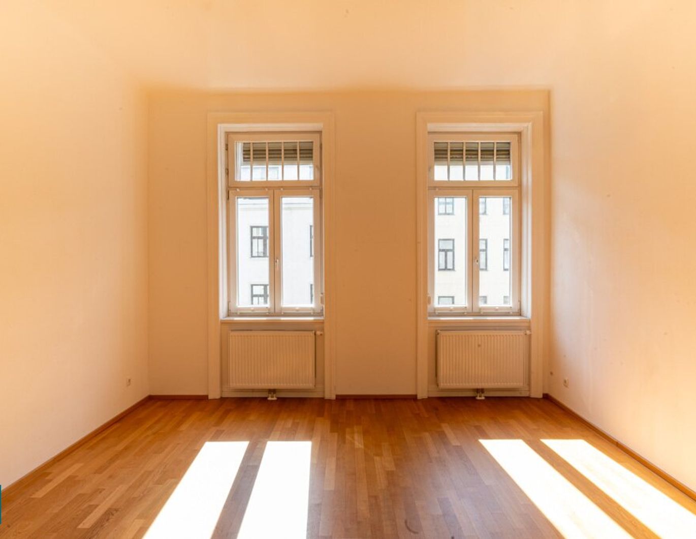 SCHÖNE 3 - ZIMMER WOHNUNG / NÄHE AUGARTEN