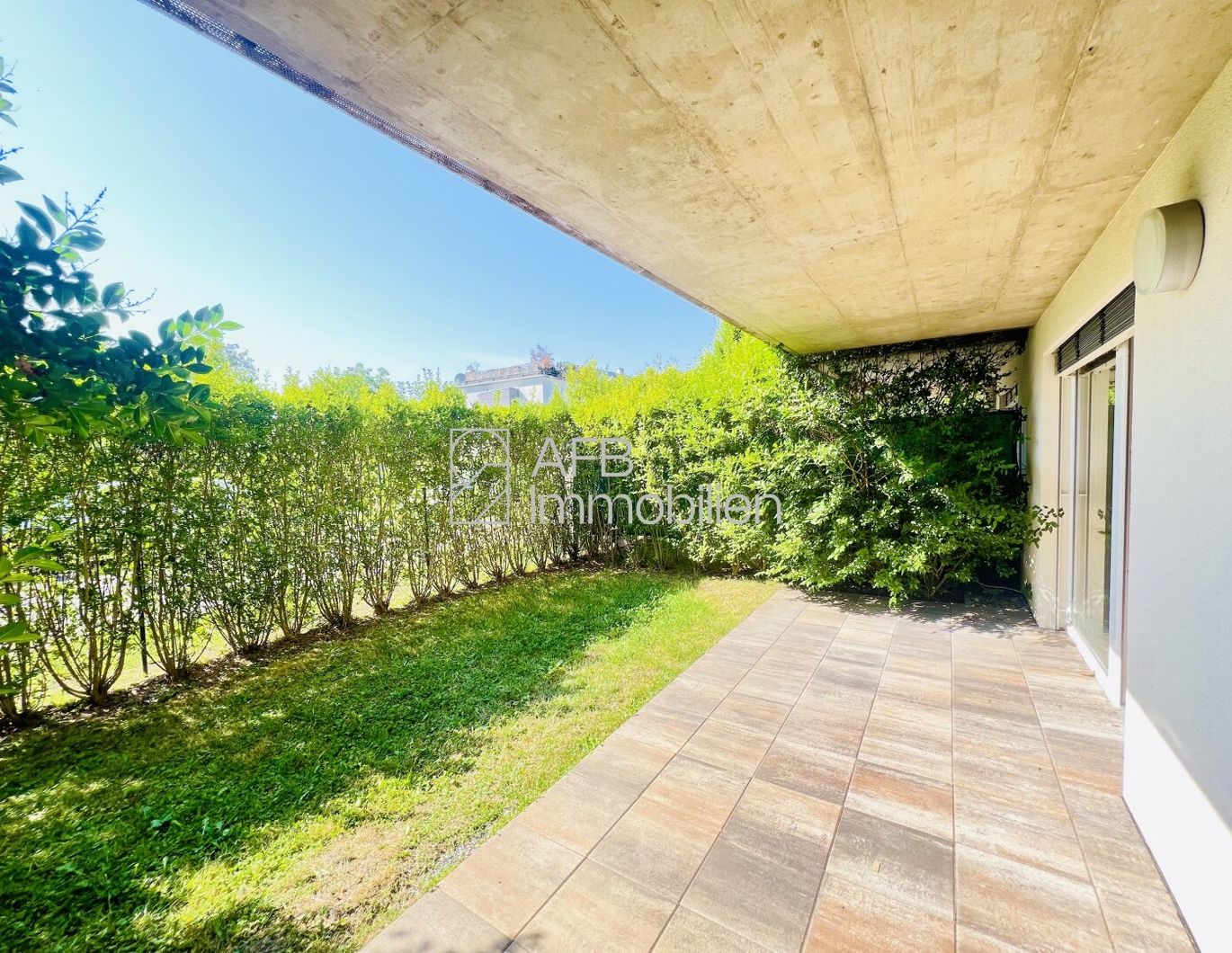 Schöne 2-Zimmer-Gartenwohnung in St. Peter mit Terrasse, Tiefgarage und Gartenanteil zu mieten