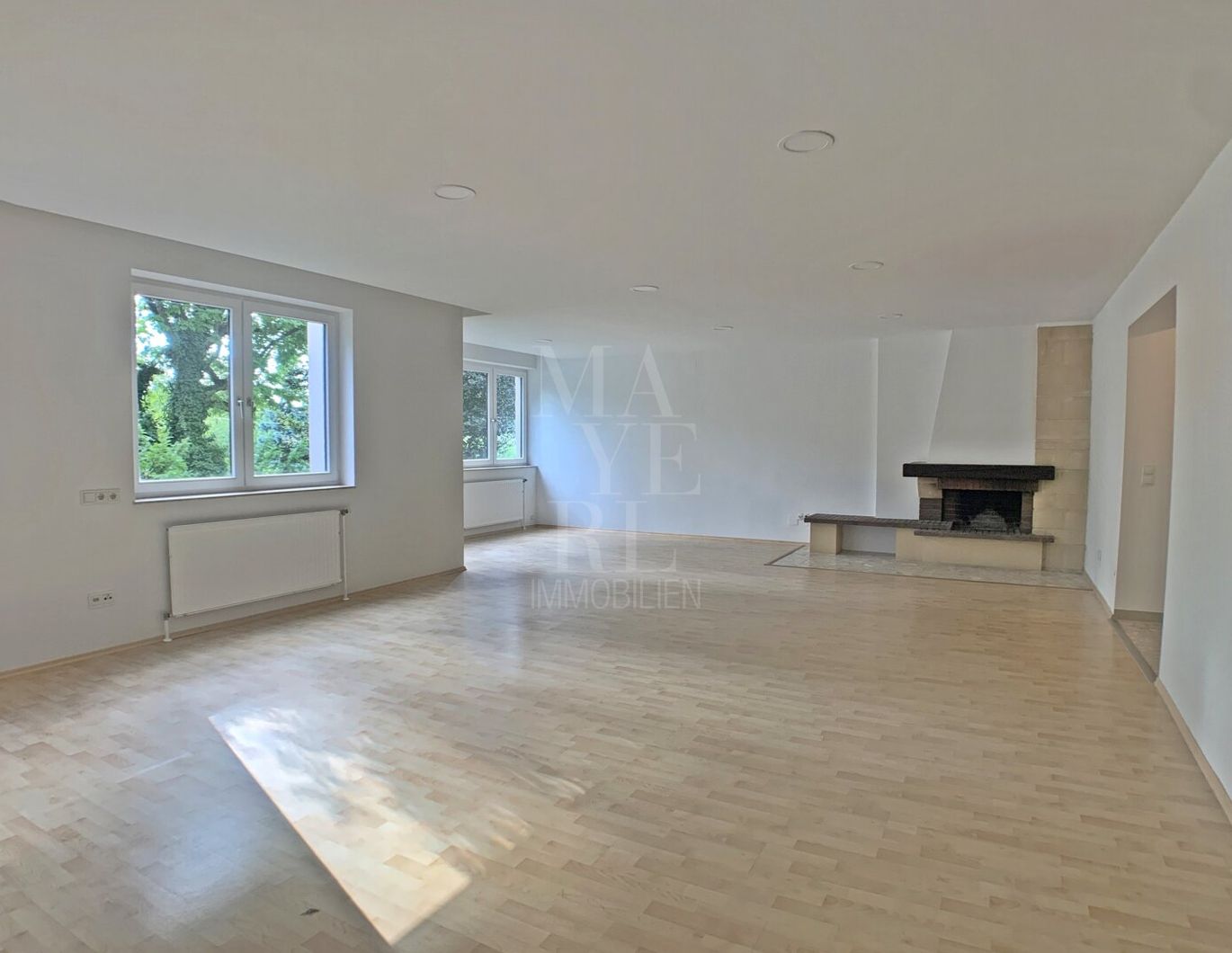 sehr schöne 6-Zimmer-Wohnung 222m² mit Garten, Terrasse & Garage in 1180 Wien zu mieten!