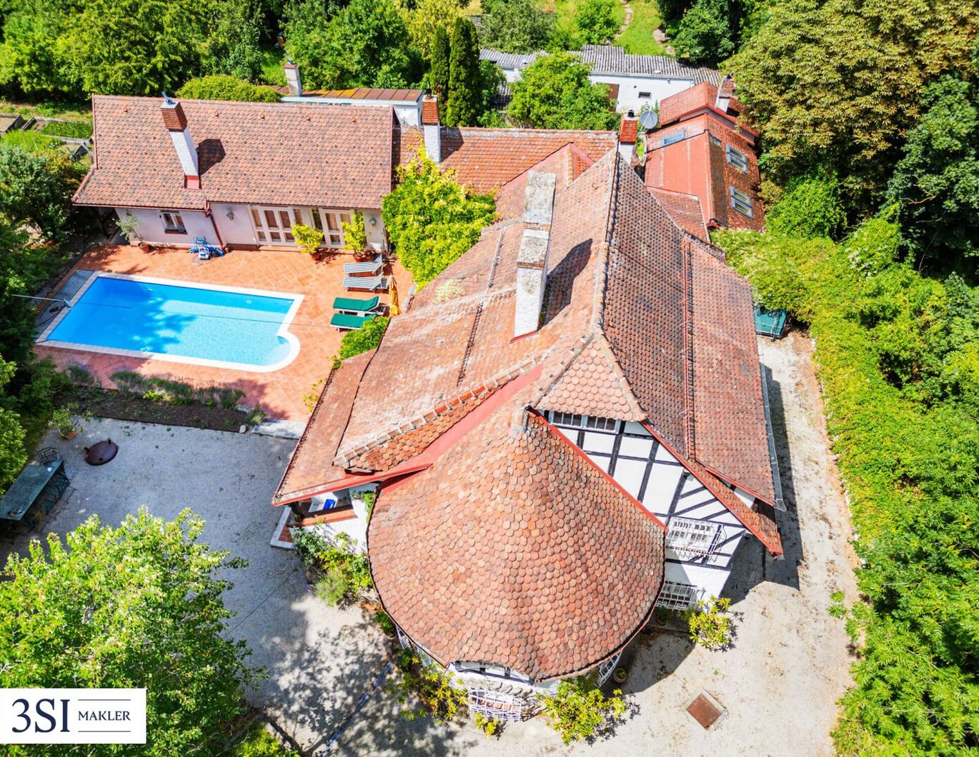 Exklusive Liegenschaft mit zwei Villen und großem Privatpark in Mödling