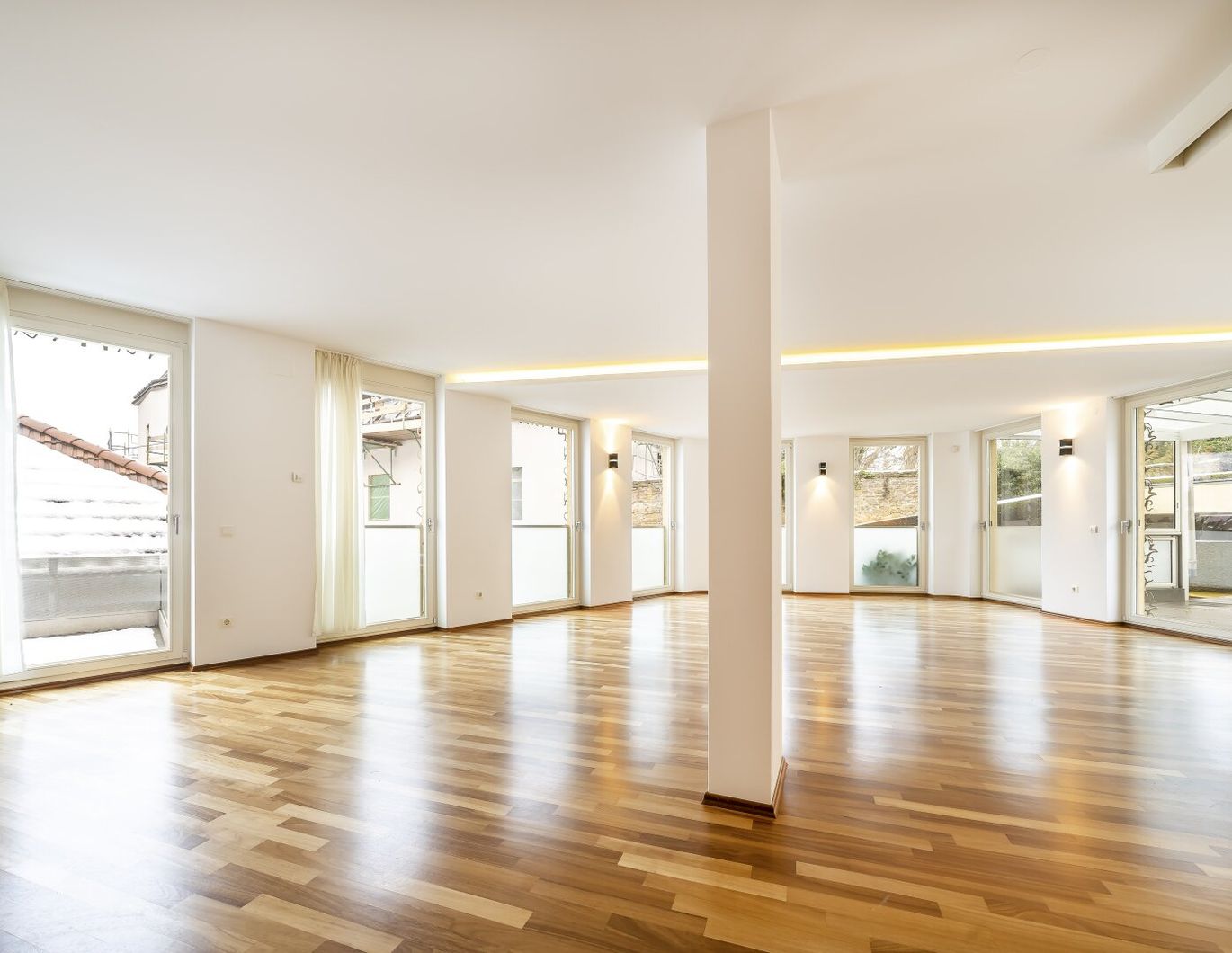 ***SCHNÄPPCHEN*** Schöne Gartenwohnungn mit eigenem Pool in der ruhige Lage! Vermietet bis zum 01.03.2027