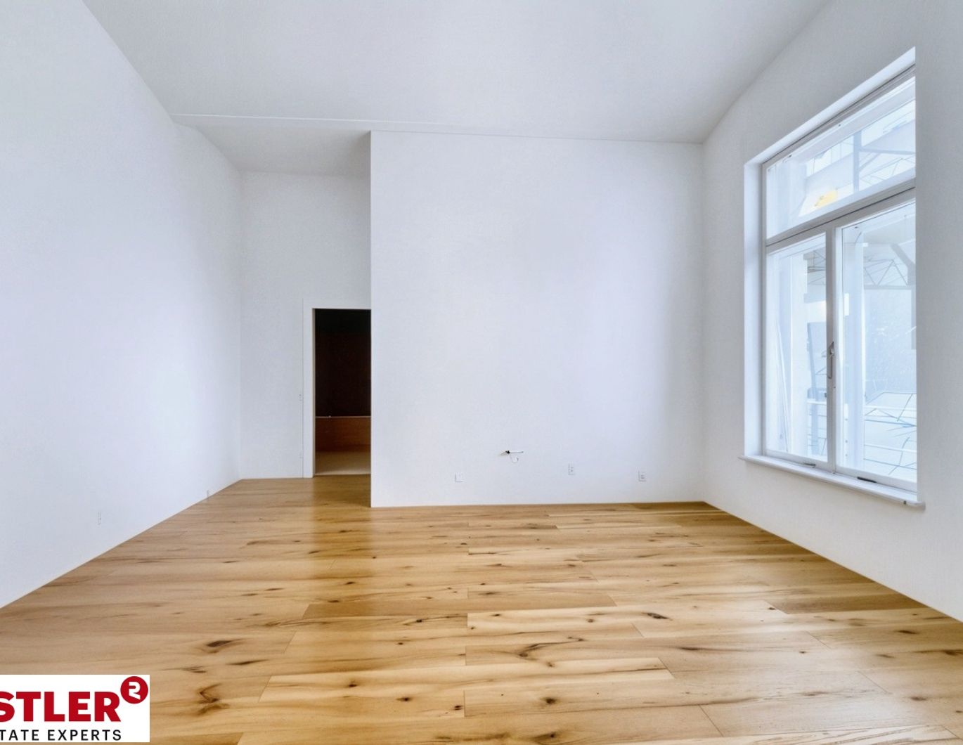 Außergewöhnliches Raumgefühl - 2-Zimmer-Wohnung mit über 4m Deckenhöhe