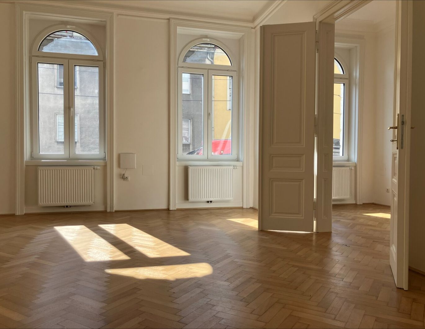 Familien-/Bürotraum bei U4 