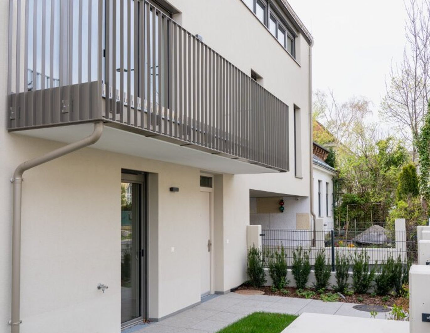 Mödling | Gartenwohnung mit eigenem Eingang & Vorgarten - auch ideal als Praxis oder Büro