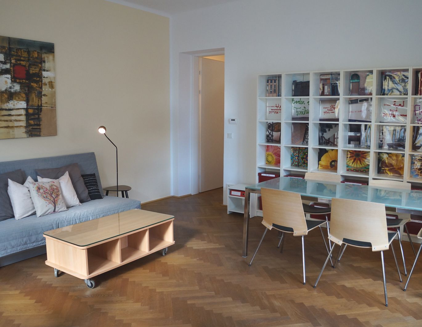 Augarten/Schottenring: Traumwohnung, hell, ruhig, 2 große Zimmer