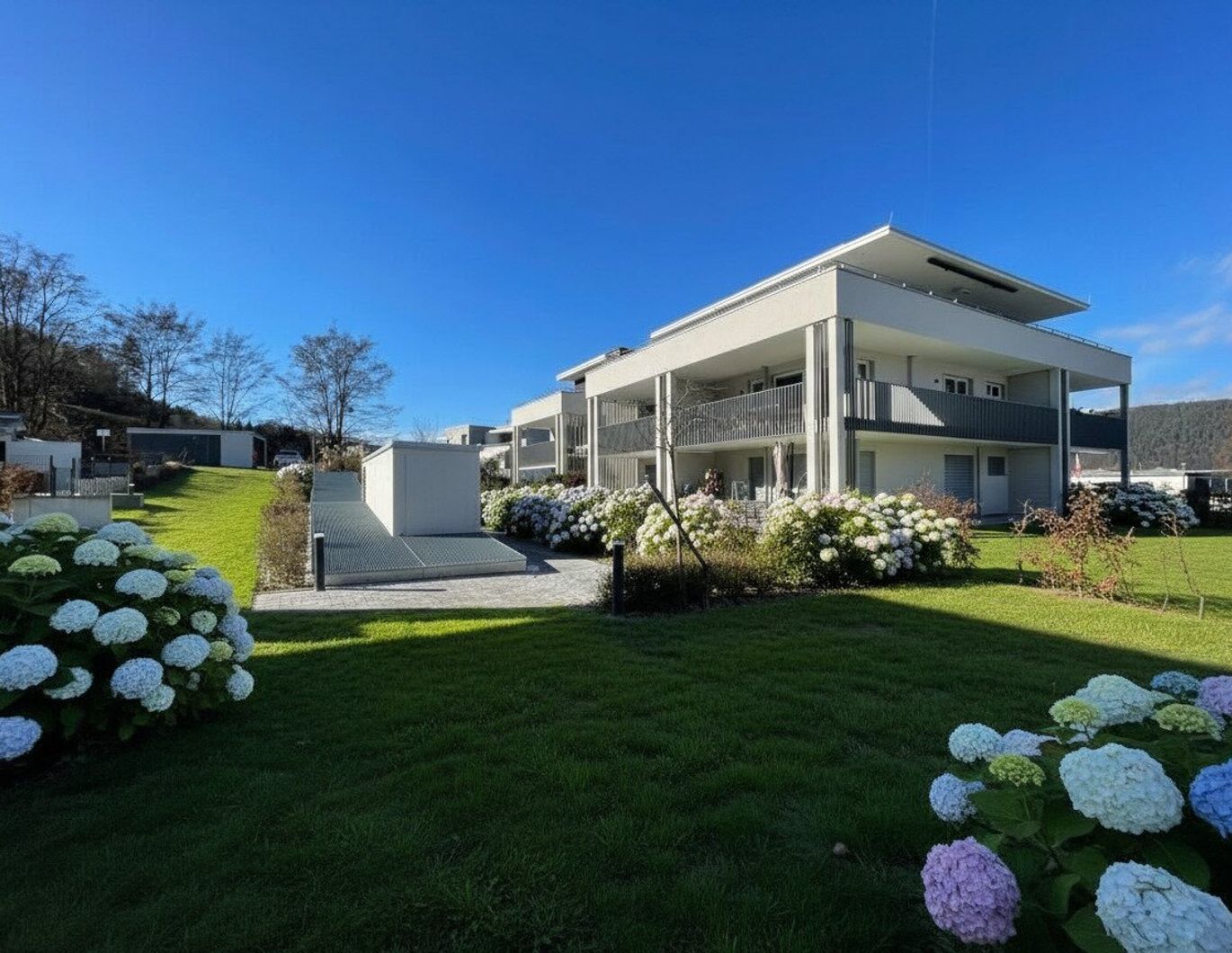 Wohnen am Wörthersee! 2-Zimmer Gartenwohnung mit Luxusausstattung und Pool!