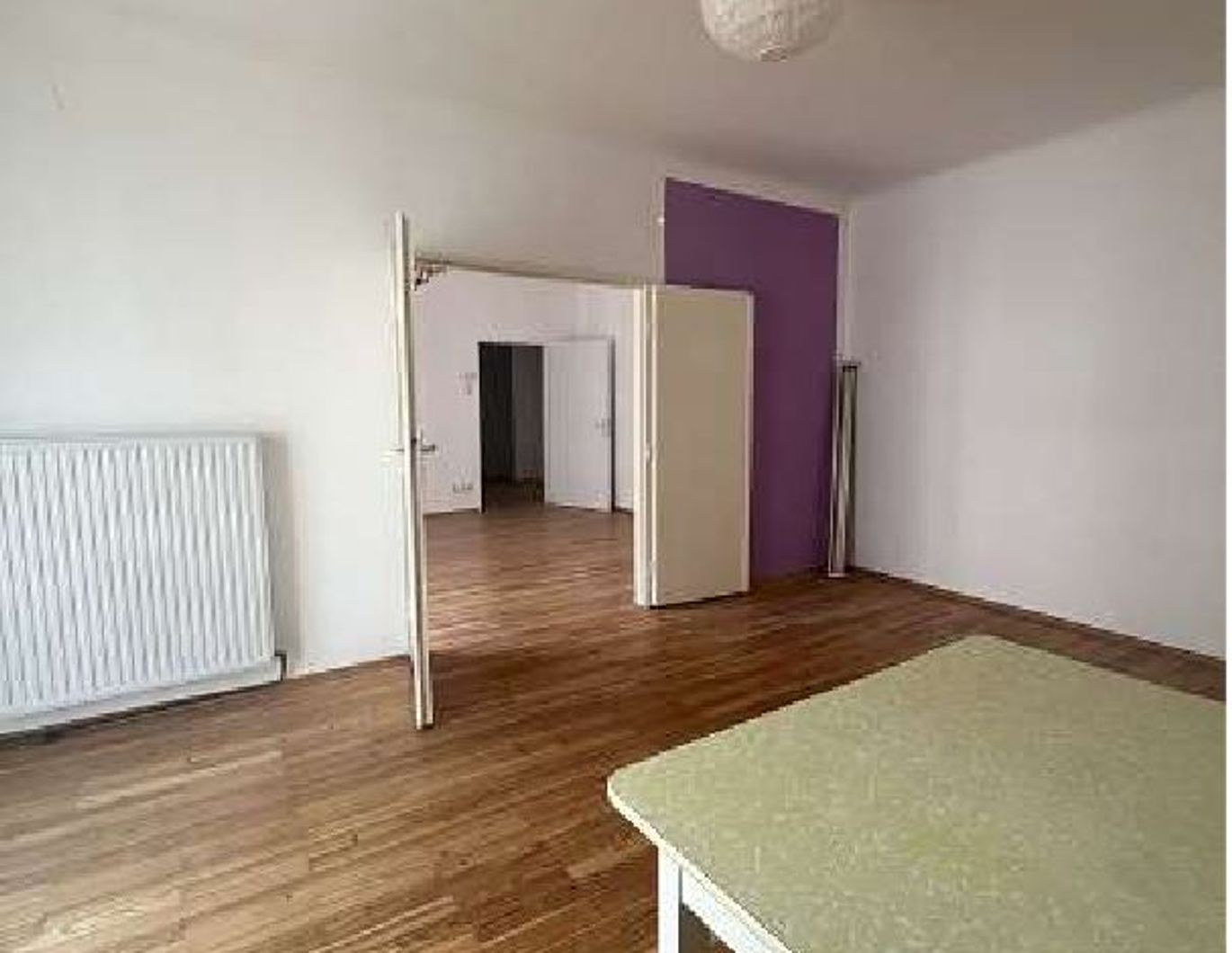 Helle 2-Zimmerwohnung mit franz. Fenstern und viel Potential:Top-Lage im 2. Bezirk beim Volkertmarkt