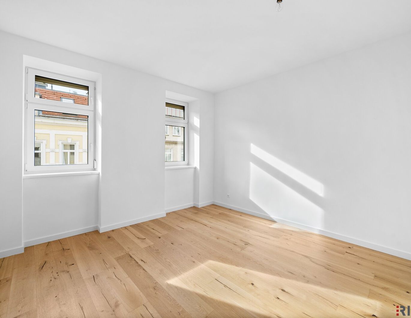 Traumhafte Altbauwohnung nähe Schweizergarten mit 3-Zimmer und hochwertiger Ausstattung