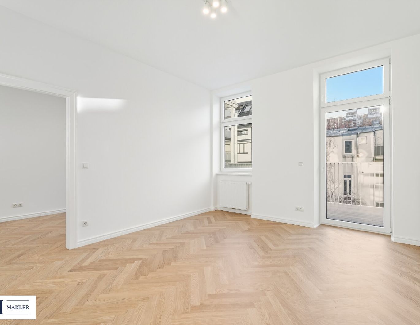 Erstbezug nach Sanierung: Altbau-Charme trifft modernen Wohnkomfort mit Balkon