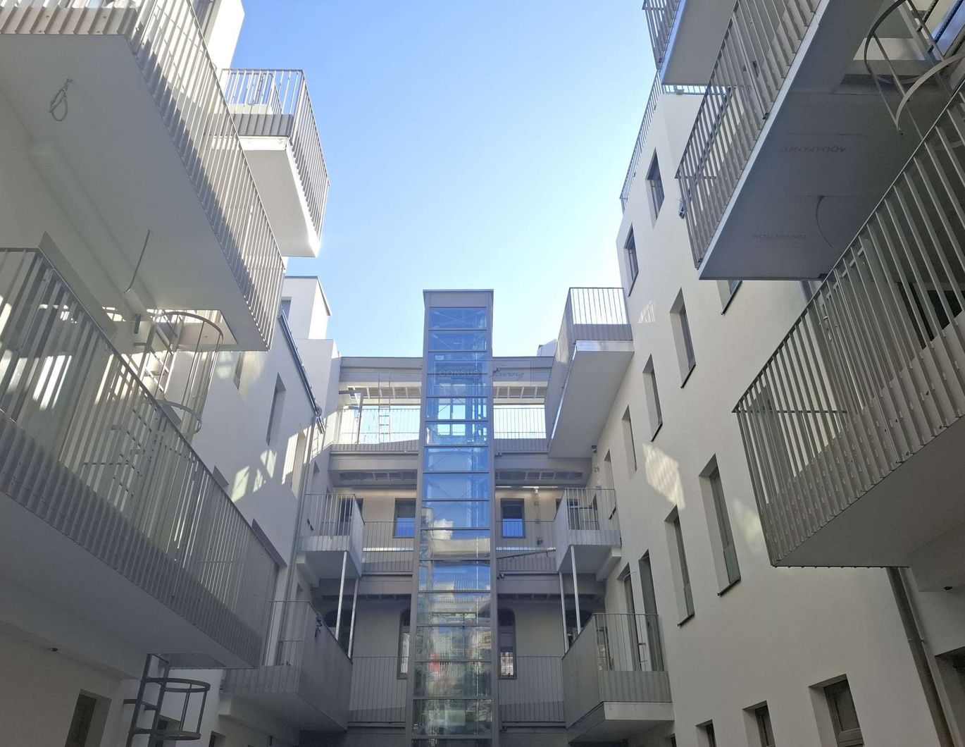 ERSTBEZUG beim Rochusmarkt: Neu sanierte 4-Zimmer-Altbauwohnung mit Garten