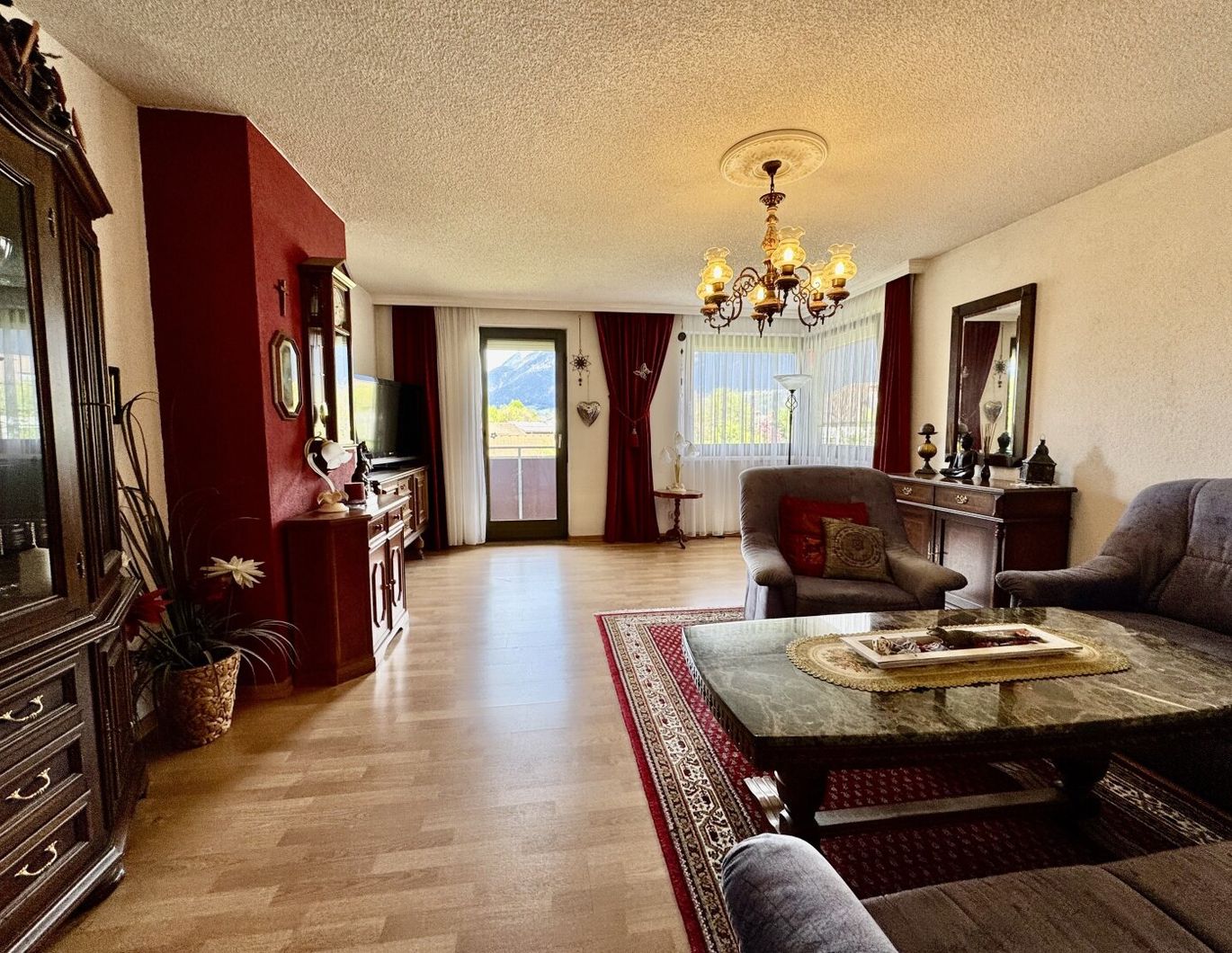 Wohnung mit leichtem renovierungsbedarf in sonniger Lage