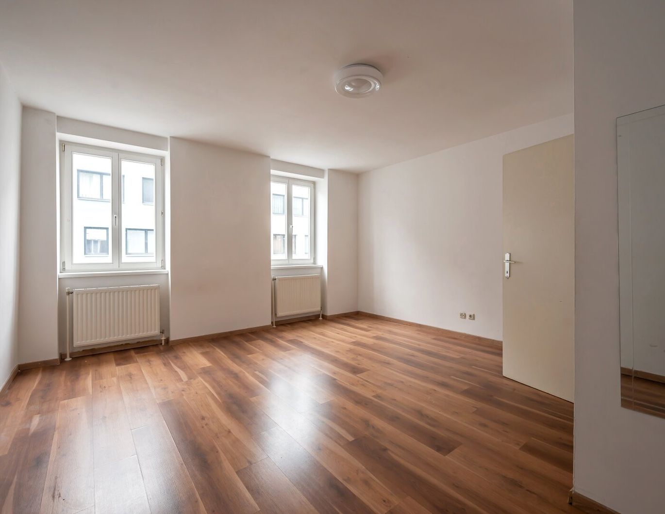 ++MG7++ 3-Zimmer Altbauwohnung - großesUmbau-Potenzial