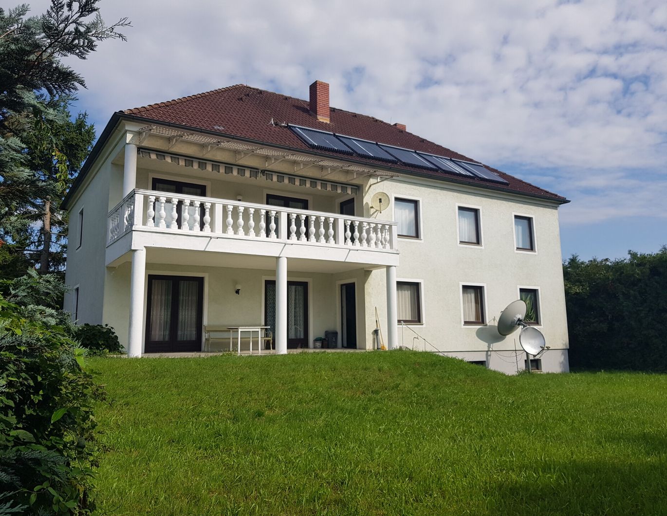 STILVOLL WOHNEN IM HERRENHAUS IN HERRLICHER GRÜNRUHELAGE UNWEIT SCHLOSS GRAFENEGG