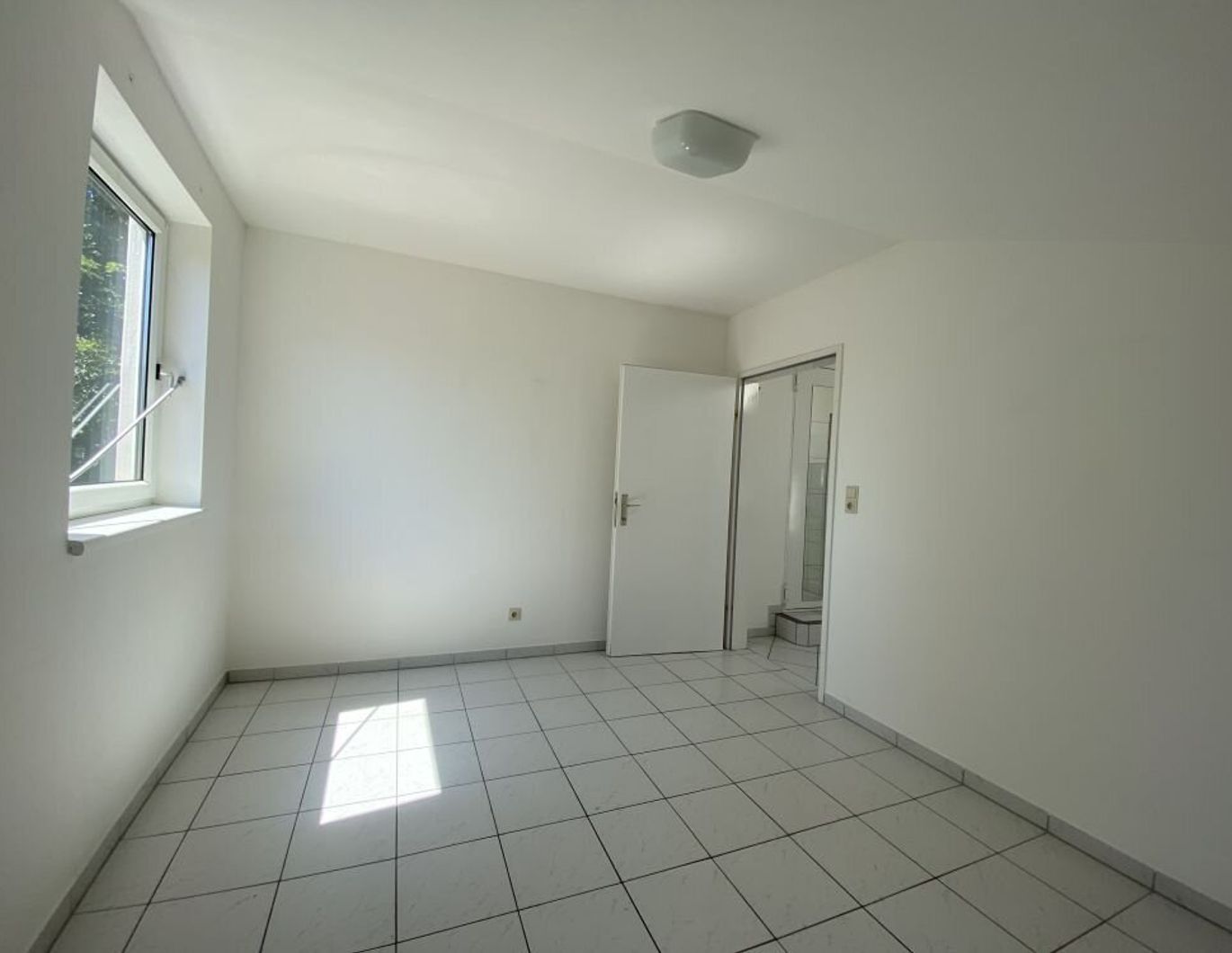 Perfekt aufgeteilte 2-Zimmer-Wohnung in absoluter bester Lage direkt bei der Karl-Franzens-Universität in der Heinrichstraße