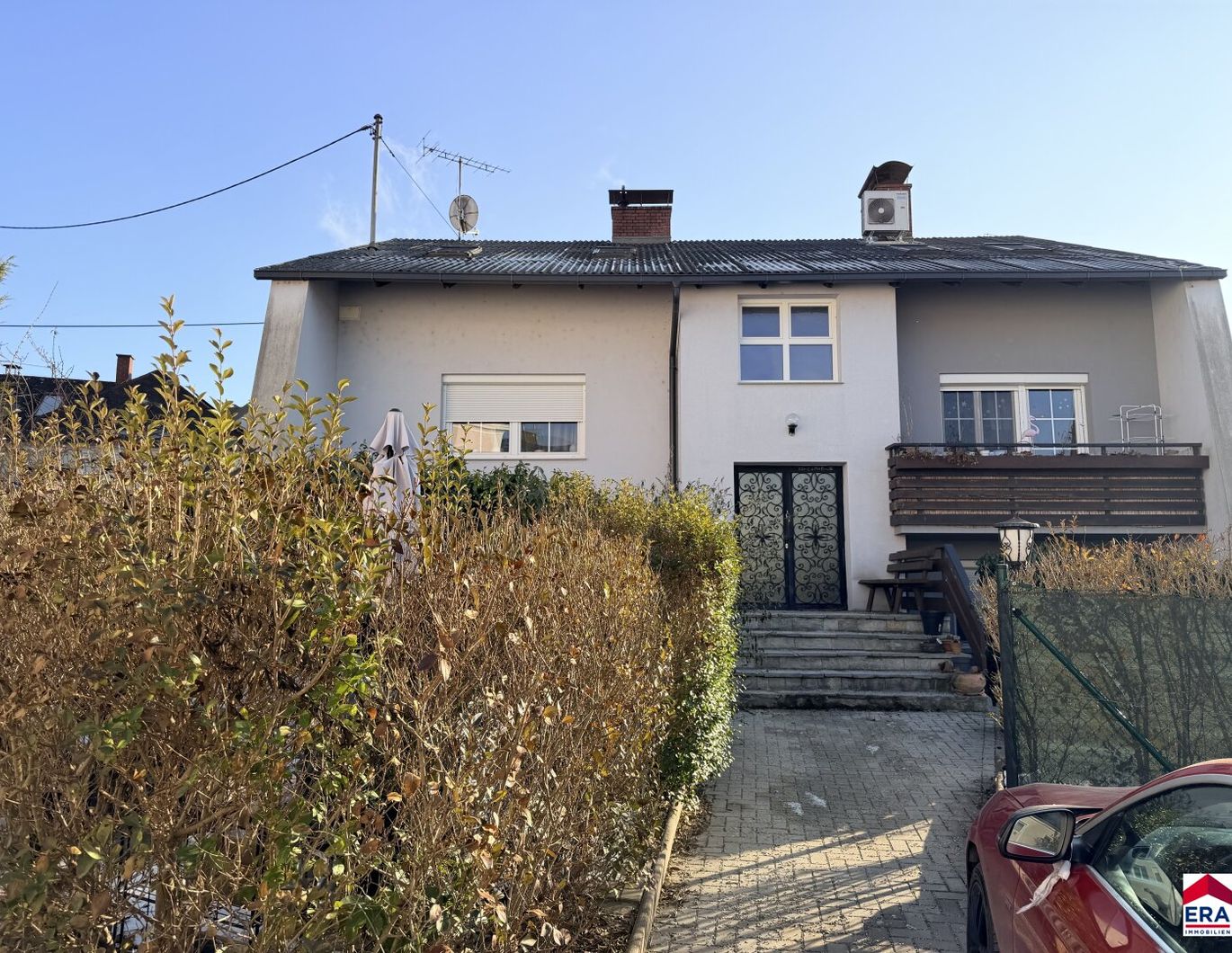Traumhaftes Mehrfamilienhaus in Mistelbach - 3 Wohneinheiten, top gepflegt, mit Stadtblick und Weinkeller!