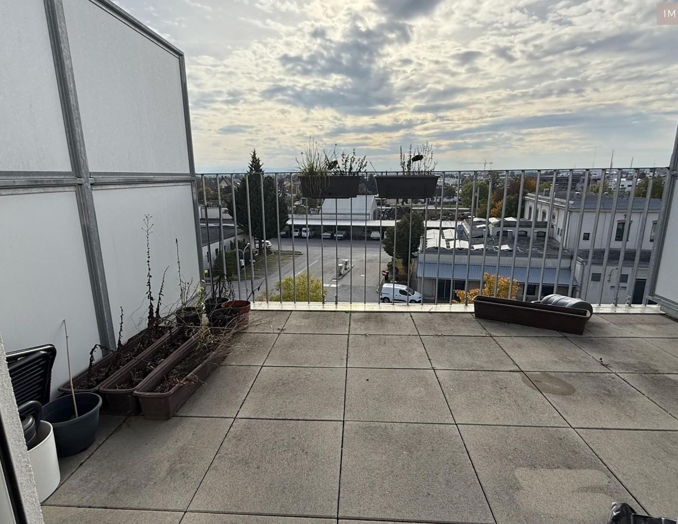 10m² große TERRASSE!!! Top-moderne DG-Wohnung nahe Akademiepark