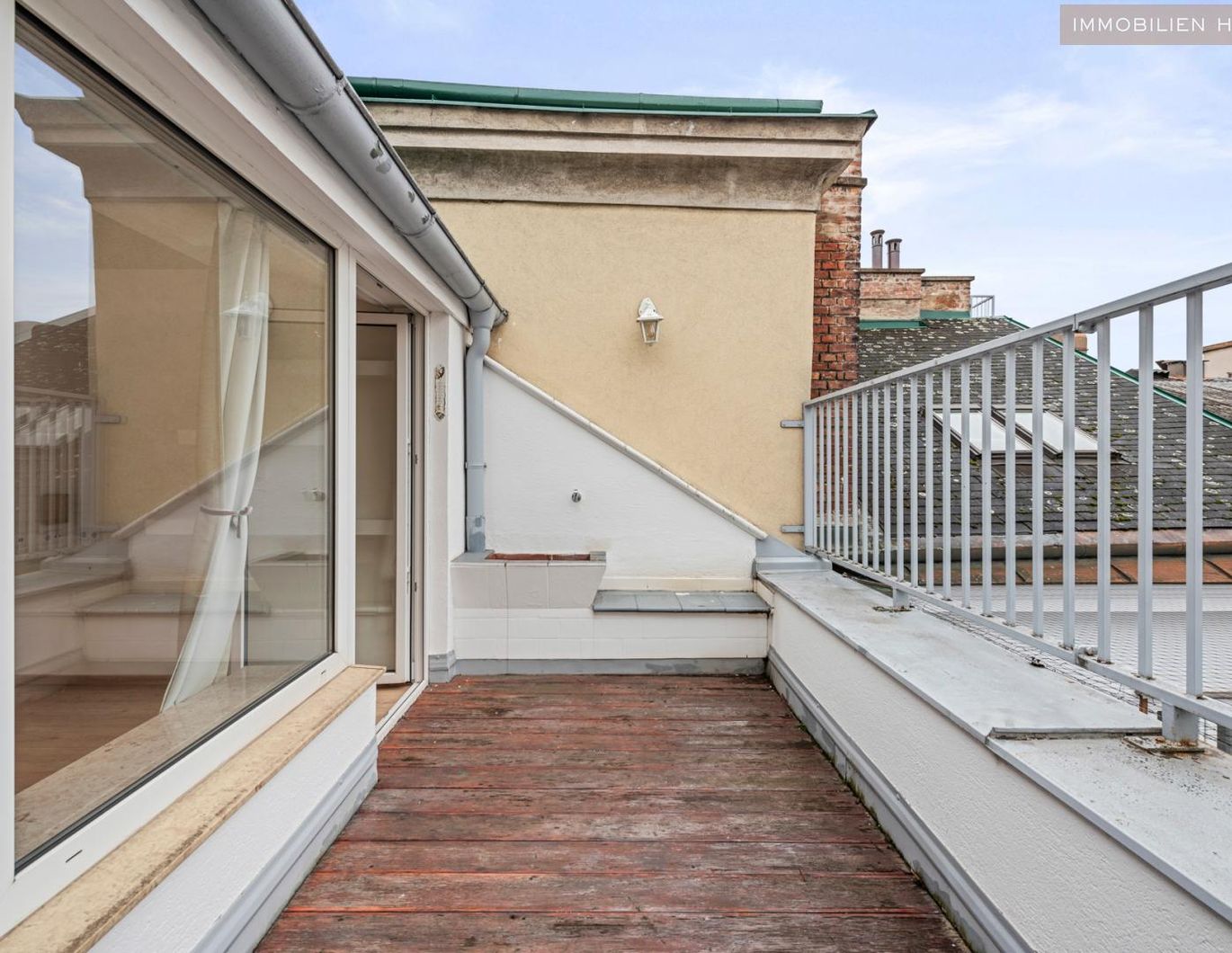 Schöner Himmel über dem Servitenviertel/Clusiusgasse ca. 73 m2 mit Terrasse!