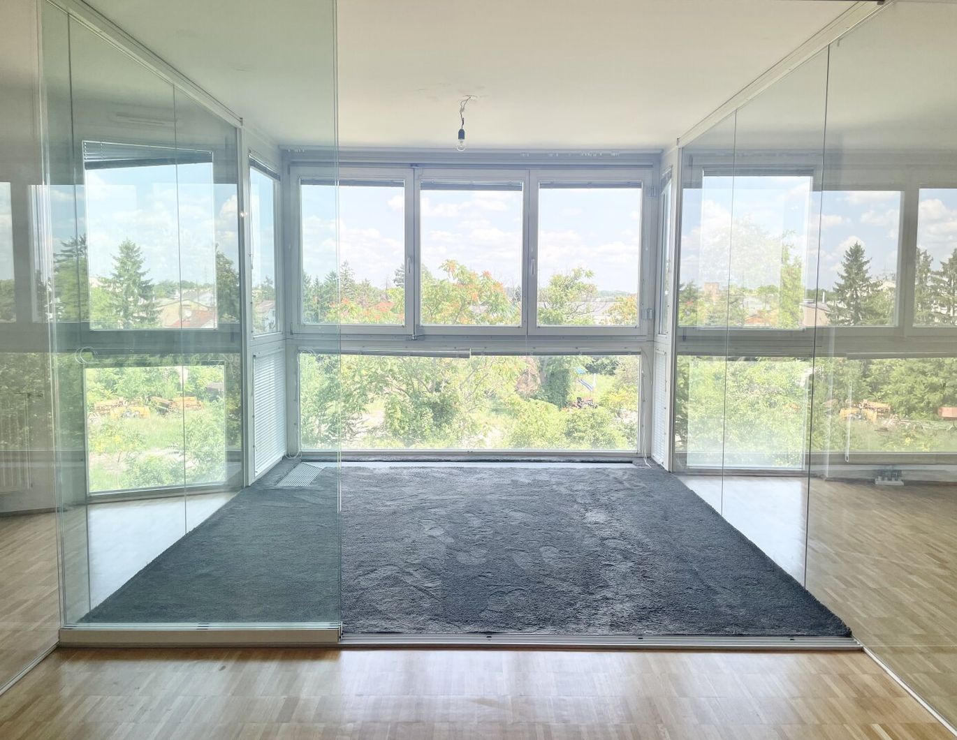 PROVISIONSFREI VOM EIGENTÜMER! LICHTDURCHFLUTETE 3-ZIMMER-WOHNUNG MIT VERANDA!