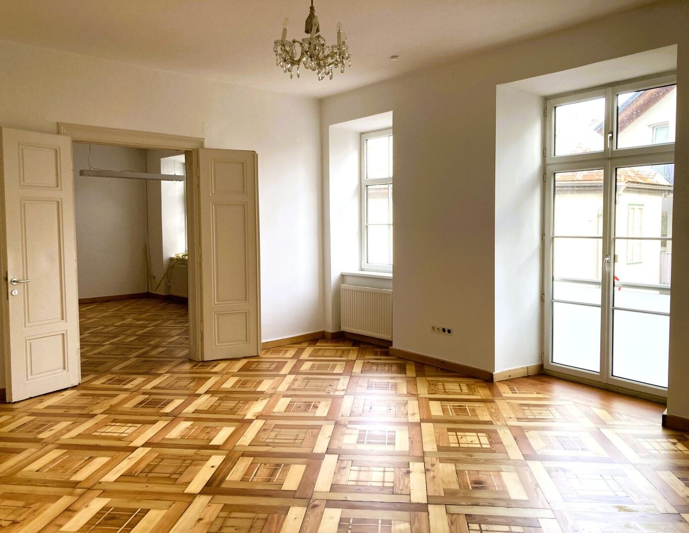 IMPOSANTE 5-ZIMMER ALTBAU-WOHNUNG mit KAISERLICHEM FLAIR in ZENTRUMSLAGE von BAD ISCHL