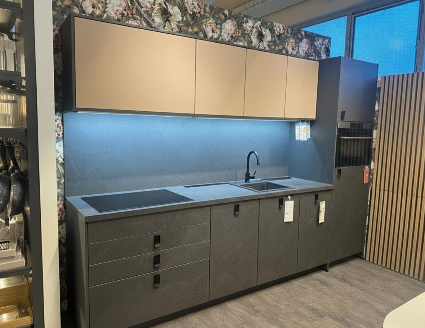 Helle Dachgeschoßwohnung in Linz: 3 Zimmer, Balkon und moderne Ausstattung!