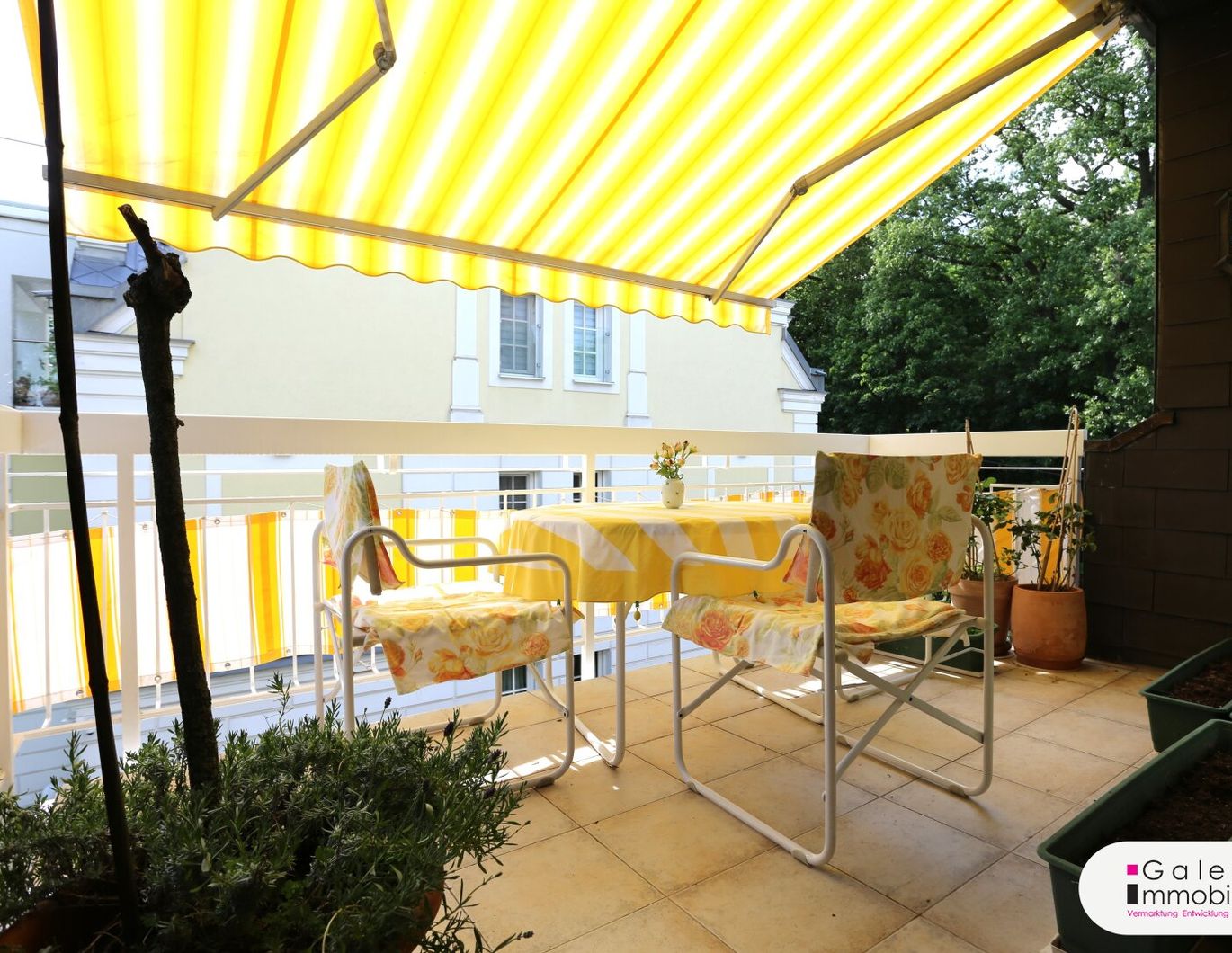 TOPLAGE! DG-Maisonette mit Balkon und Dachterrasse mit traumhaftem Blick über die Stadt