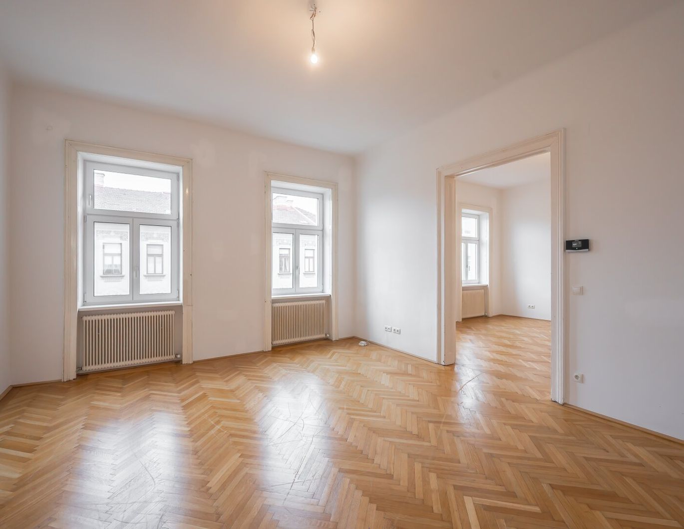 ***NEU*** Fantastische 4 Zimmer Wohnung in repräsentativem Stilaltbau! in TOP-Lage!!