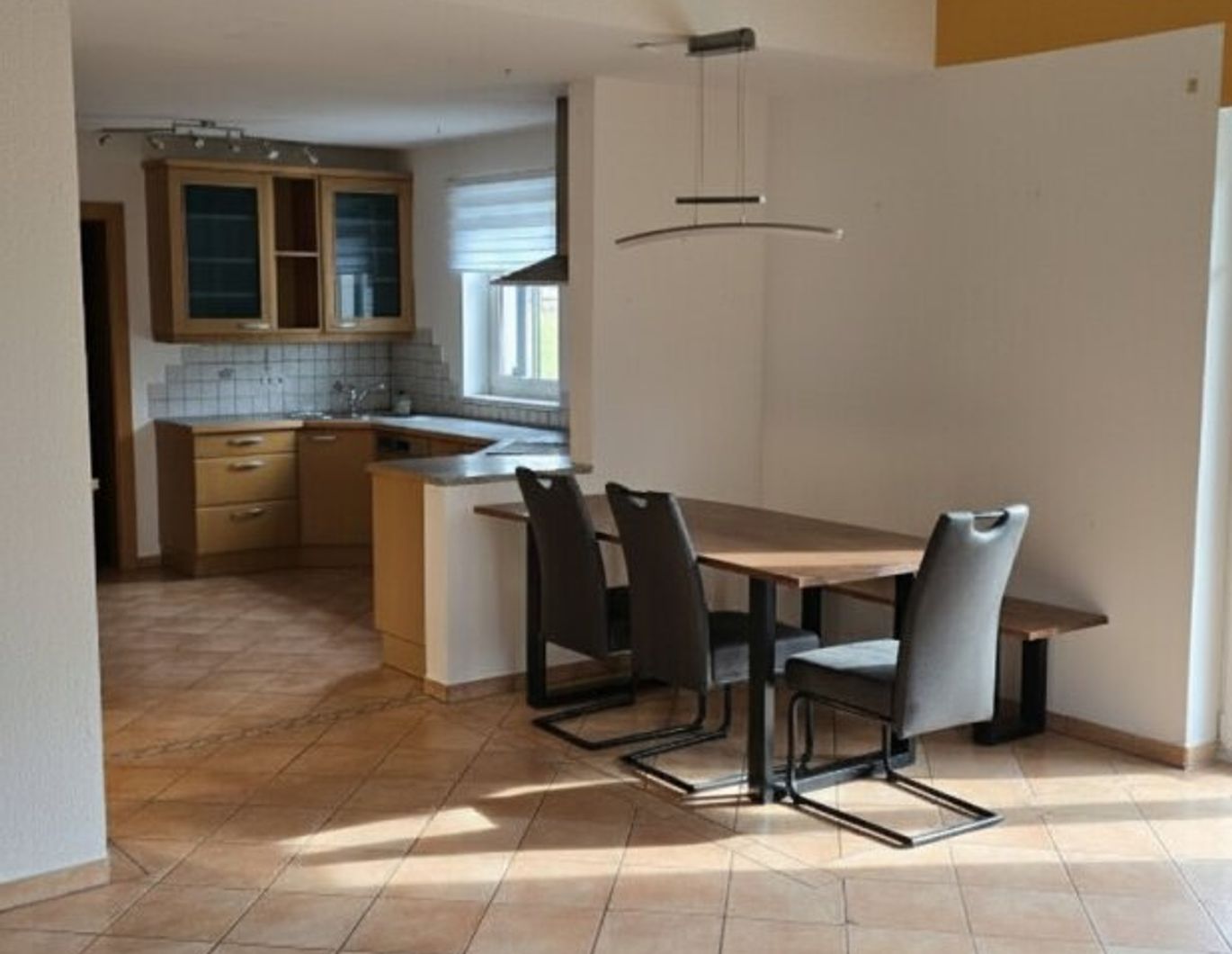 Wohnhaus sucht Mieter bietet Ruhe und Entspannung !!