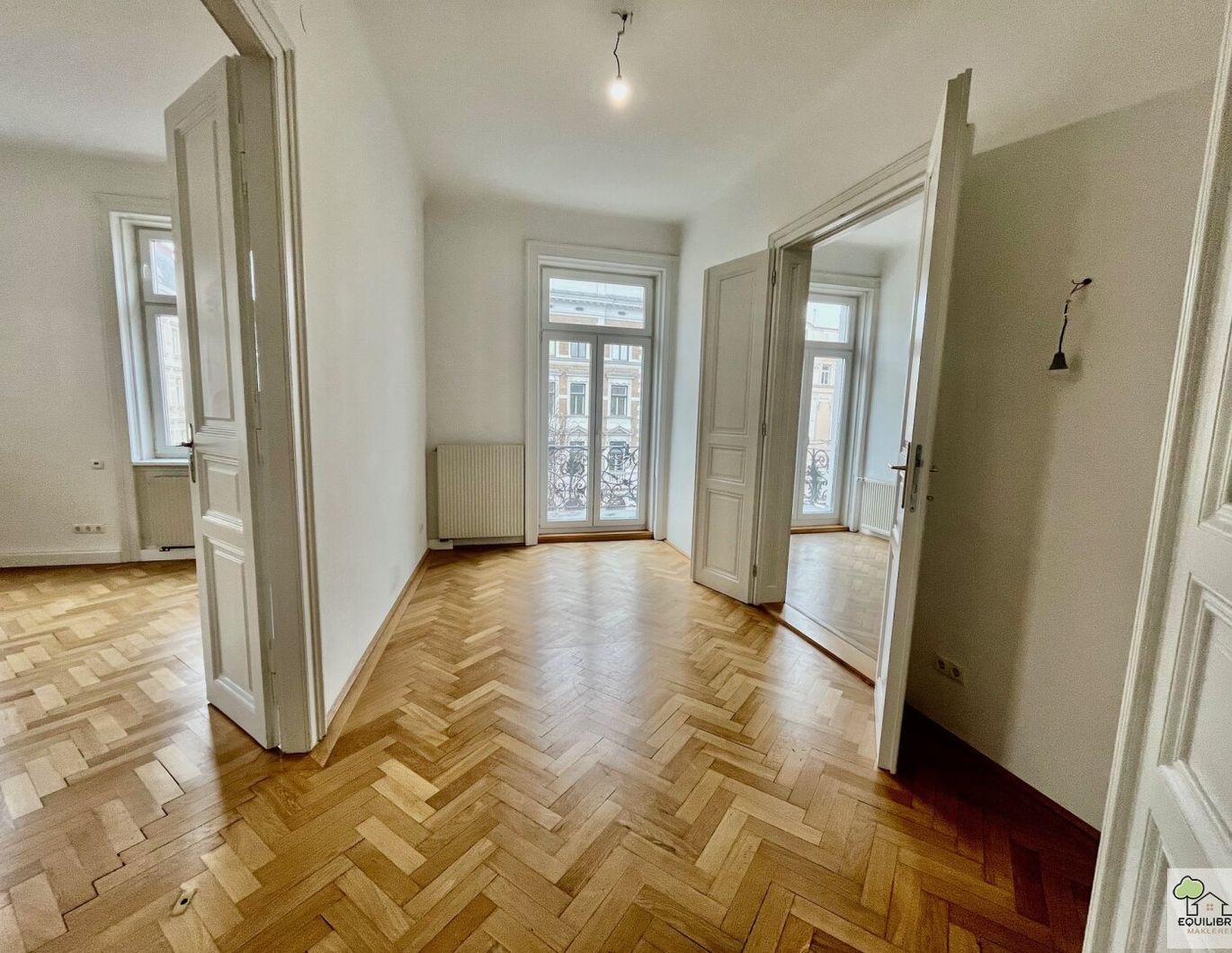 1150 WIEN - WUNDERSCHÖNE SANIERTE 6 ZIMMER WOHNUNG