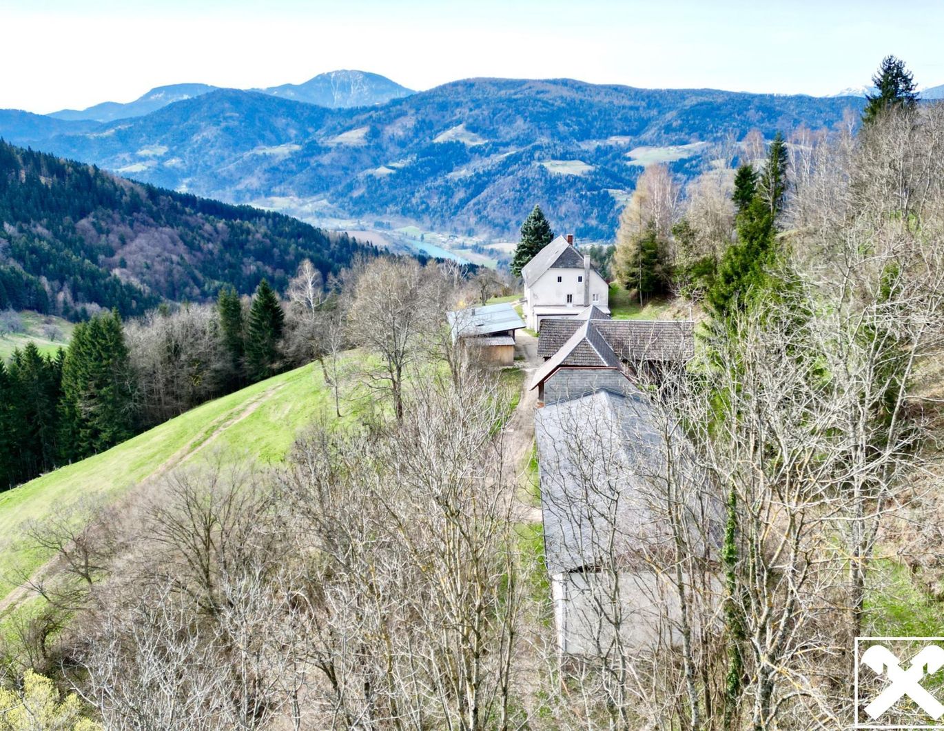 Absolute Ruhelage! Landwirtschaft mit Panoramablick im Süden Kärntens