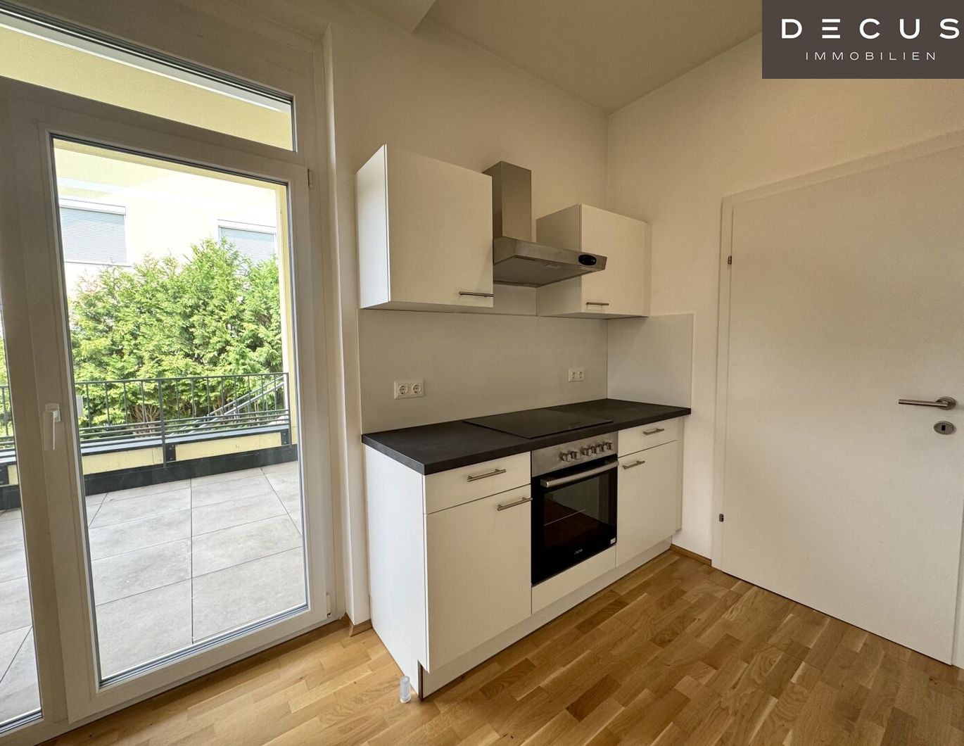 | MODERNE 2-ZIMMER WOHNUNG MIT TERRASSE | IN WUNDERSCHÖNER VILLA | HELL & GEMÜTLICH | IDEAL FÜR STUDENTEN, SINGELS ODER PÄRCHEN | NÄHE MED-UNI | TOP LAGE