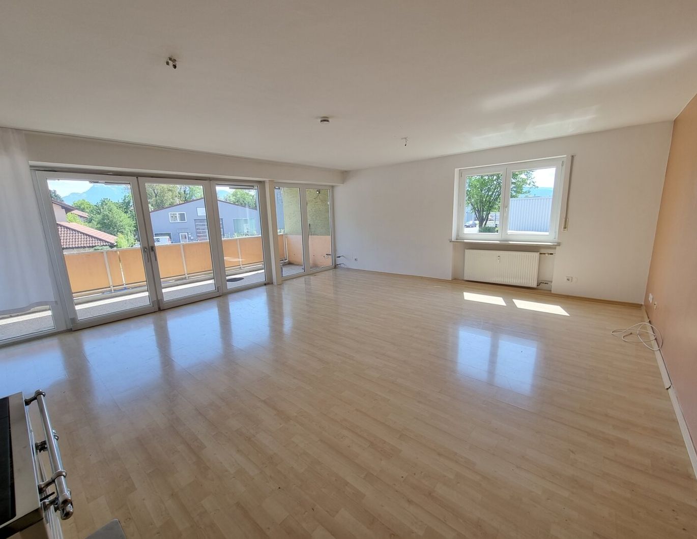 Renovierungsbedürftige 4-Zimmer Wohnung mit großem Balkon, Garage und Gartennutzung!