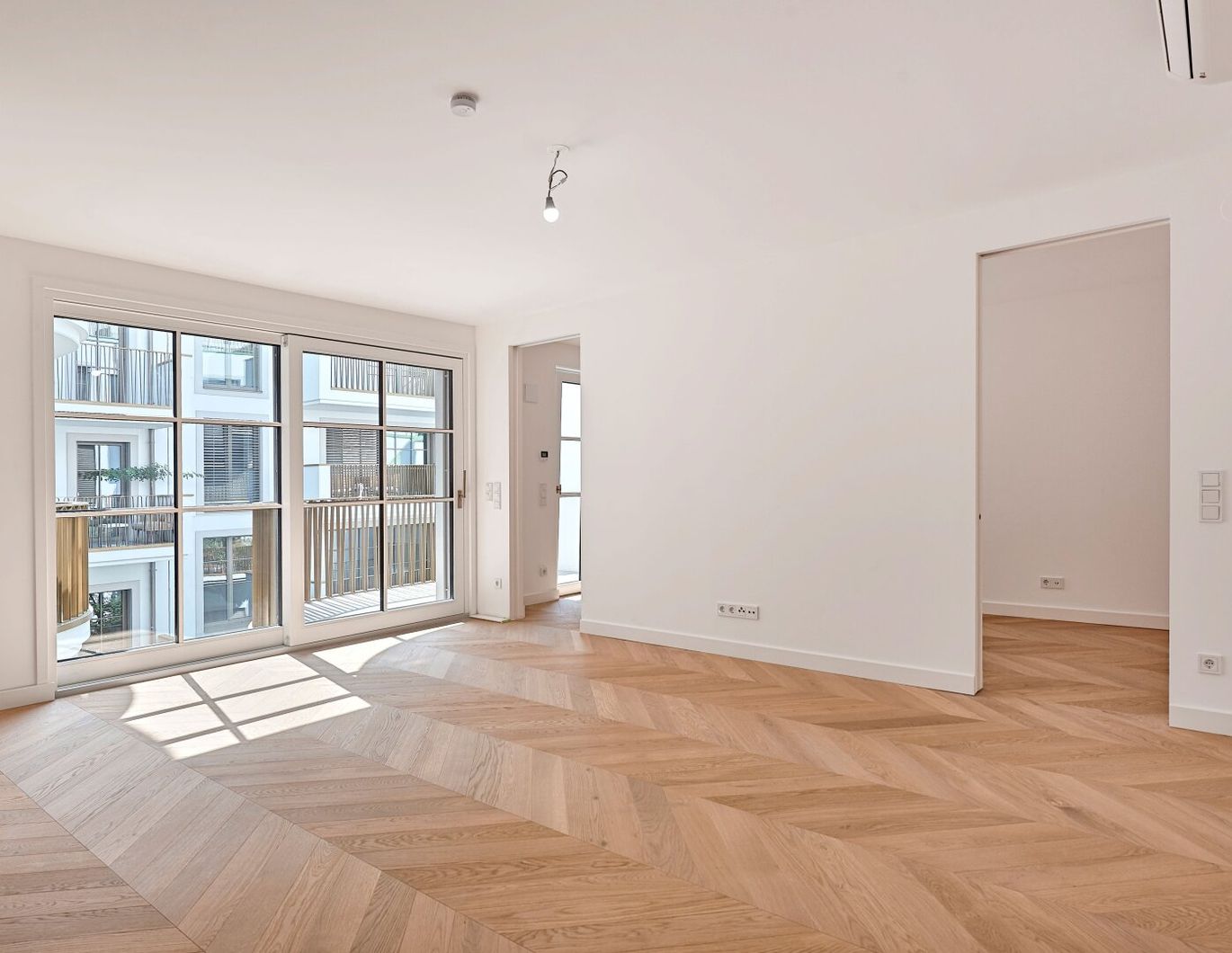 TOP-PROJEKT beim NASCHMARKT! Edler Erstbezug in Hoflage