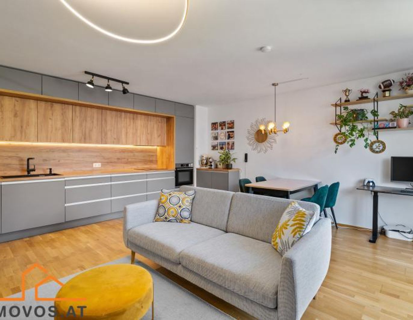 ++NEU++EINZIGARTIGE WOHLFÜHLOASE //DIE PERFEKTE KOMBINATION AUS KOMFORT UND EXKLUSIVITÄT//SONNIGE FREIFLÄCHE, SWIMMINGPOOL, GARAGE UND VIELES MEHR!