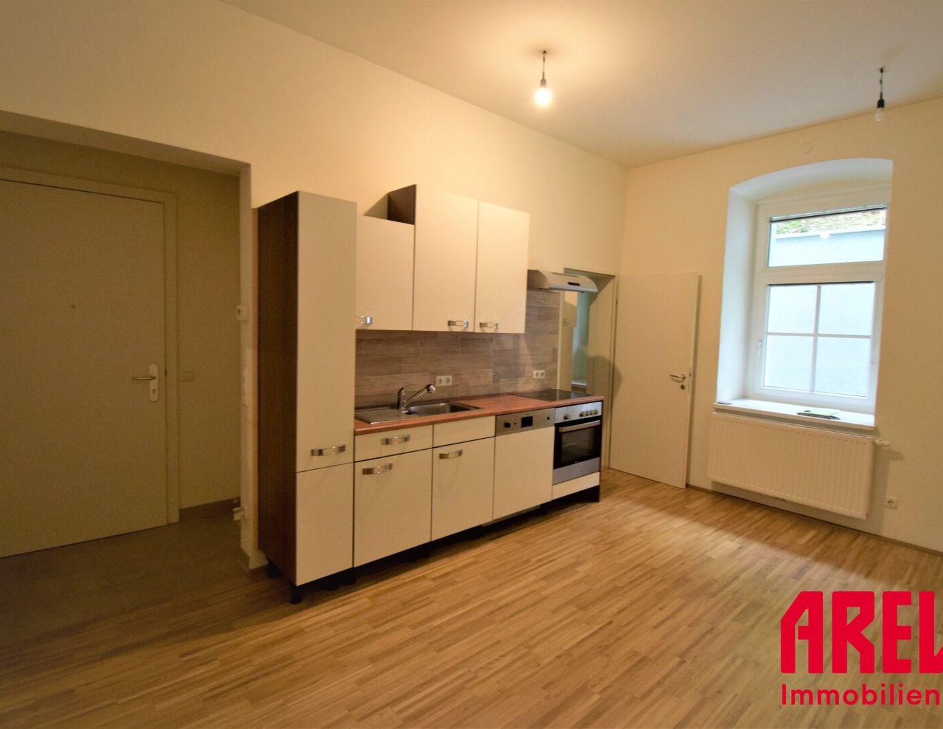 ZENTRALE 2 ZIMMERWOHNUNG NAHE DEM BAUERNBERG - TOP 01