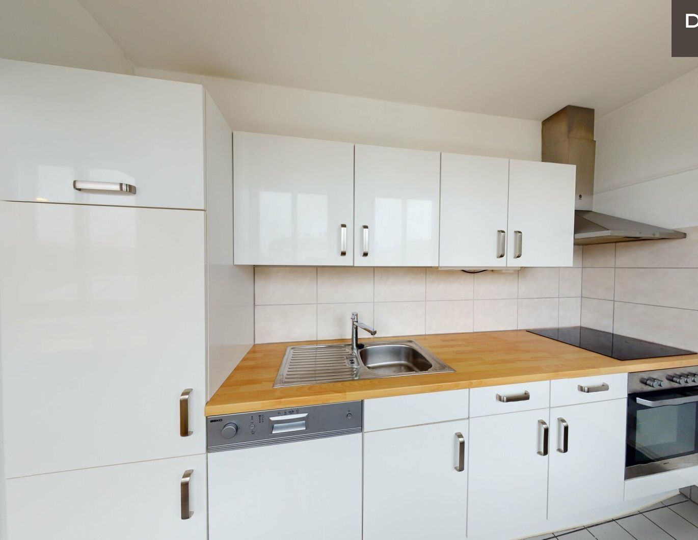 2 ZIMMER | EINBAUKÜCHE | UNWEIT DES TRAISENPARKS | AB SOFORT VERFÜGBAR!