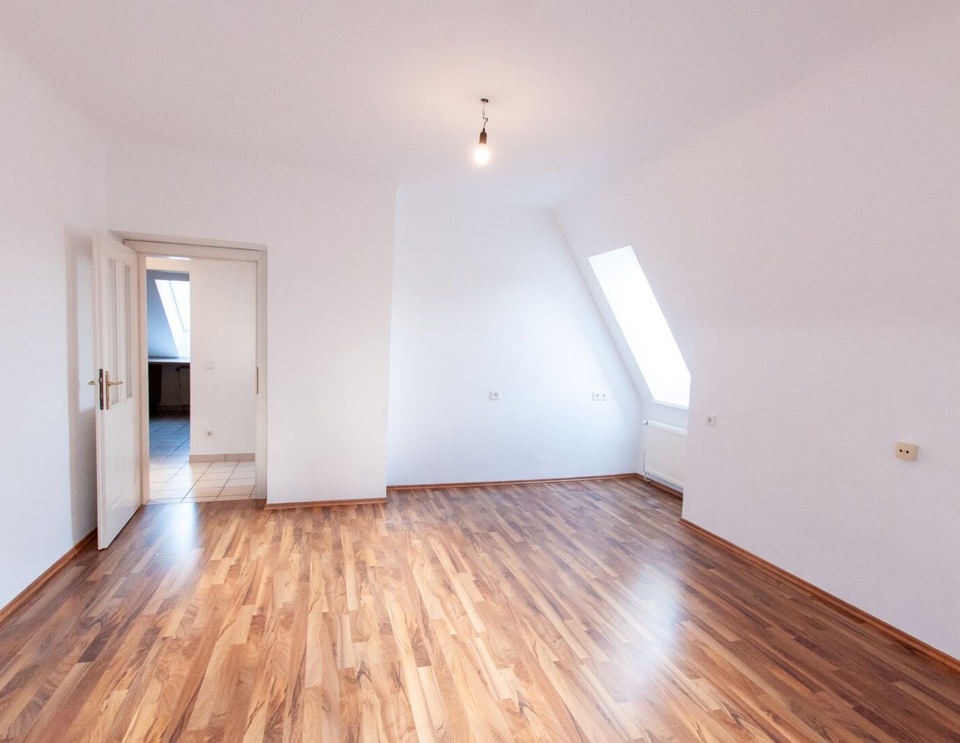 MÖDLING - SONNIGES DACHGESCHOSS MIT GRÜNBLICK
