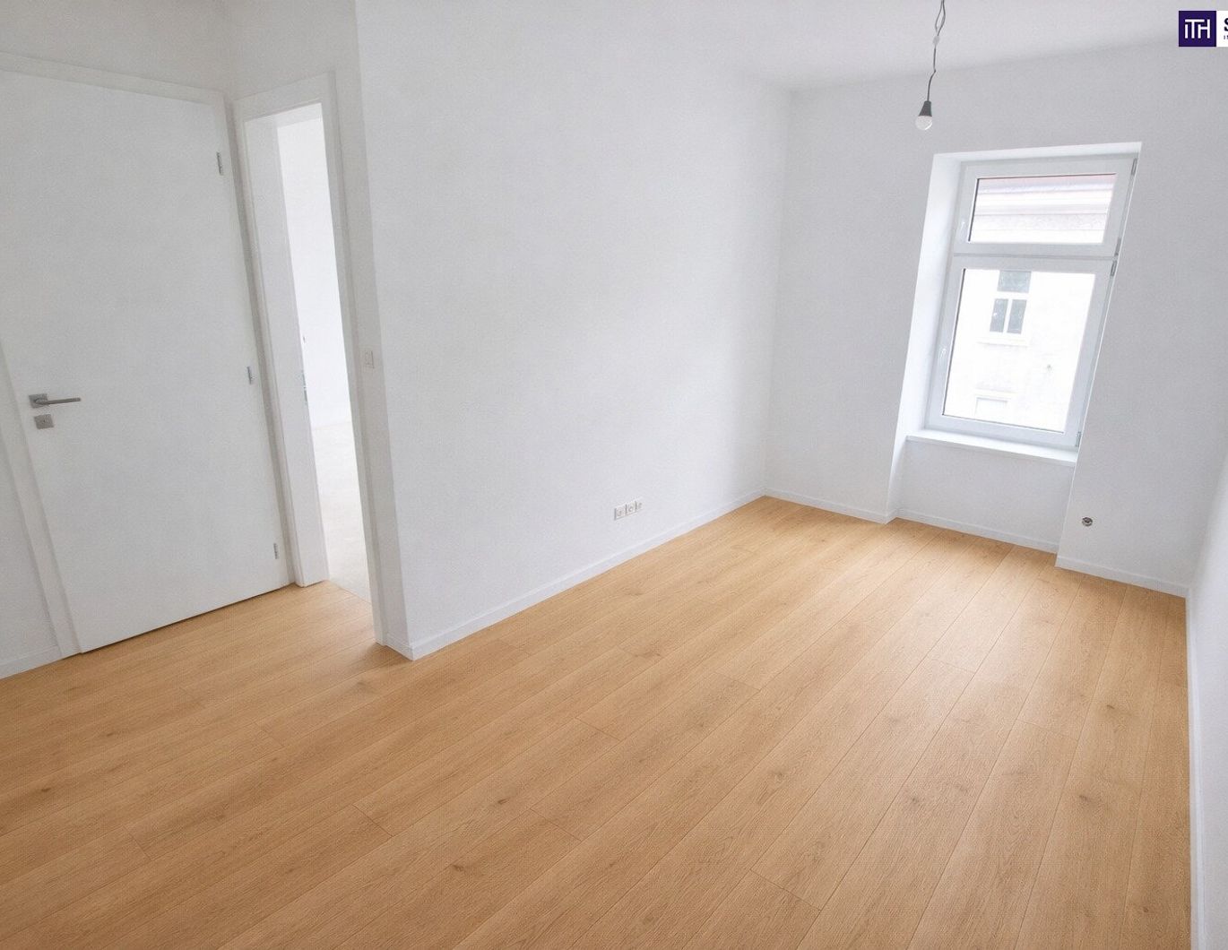 Hochwertig sanierte 2-Zimmer-Wohnung mit Loggia - Stilvoller Wohnkomfort in ruhiger Lage + Top-Anbindung + effizienter Heiztechnik