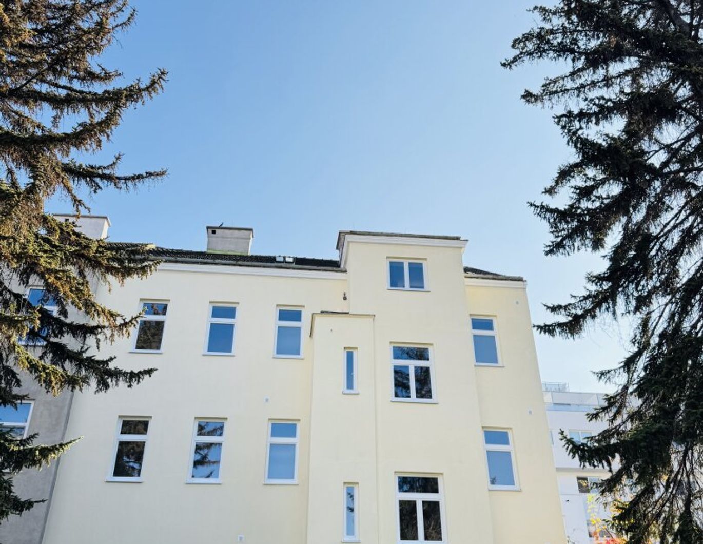 Charmante Erstbezugs-1-Zimmer-Wohnung in einem generalsanierten Altbauhaus mit einem eigenen Gartenabteil zur exklusiven Nutzung.