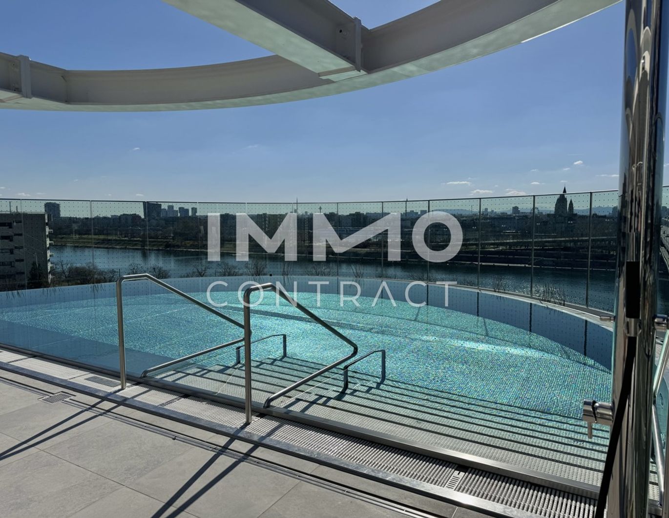 Großzügige 3 Zimmer Wohnung im 41.Stock inkl. atemberaubendem Blick auf die Donau und den Kahlenberg!