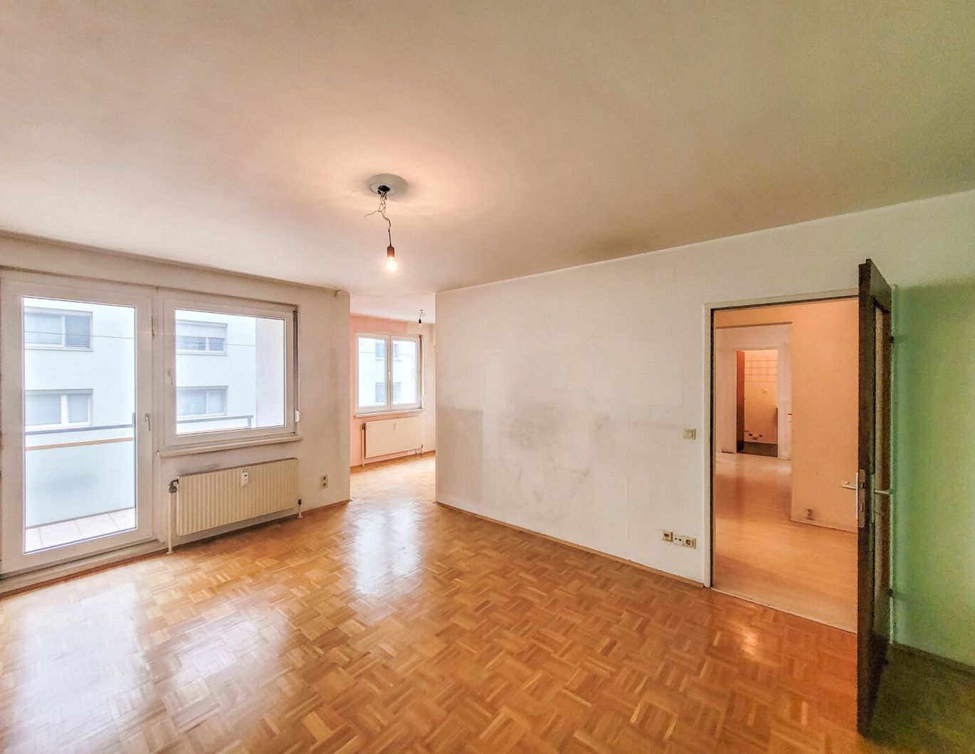 PROVISIONSFREI VOM EIGENTÜMER! AUGEZEICHNETE 3-ZIMMER WOHNUNG MIT LOGGIA NÄHE HANUSCH-KRANKENHAUS!