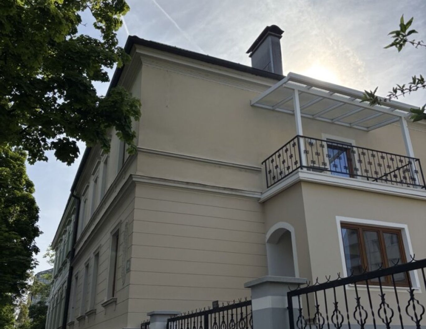 Sanierte Stadtvilla im Herzen von Wels - 2 Wohneinheiten + Option auf dritte Einheit im Keller!