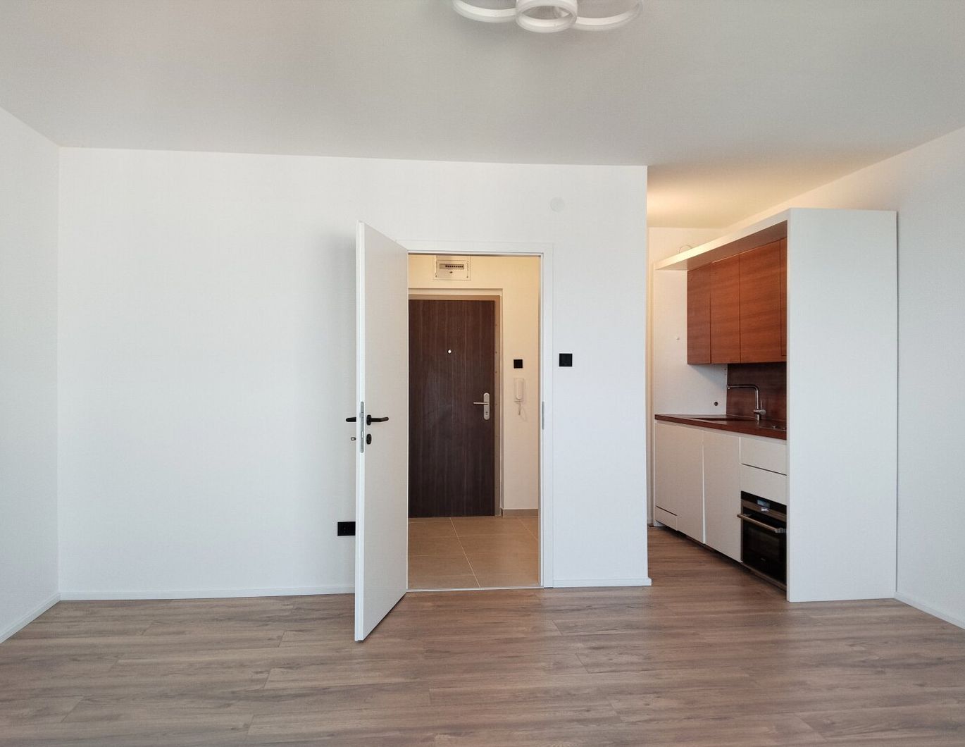 R E S E R V I E R T! Komplett saniert & vermietet - attraktive Bruttomietrendite von ca. 4,5 %!