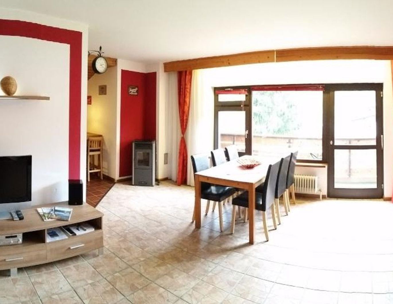 Helle, teilmöblierte 4.5 Zimmer Wohnung mit Panoramablick und zwei Balkone